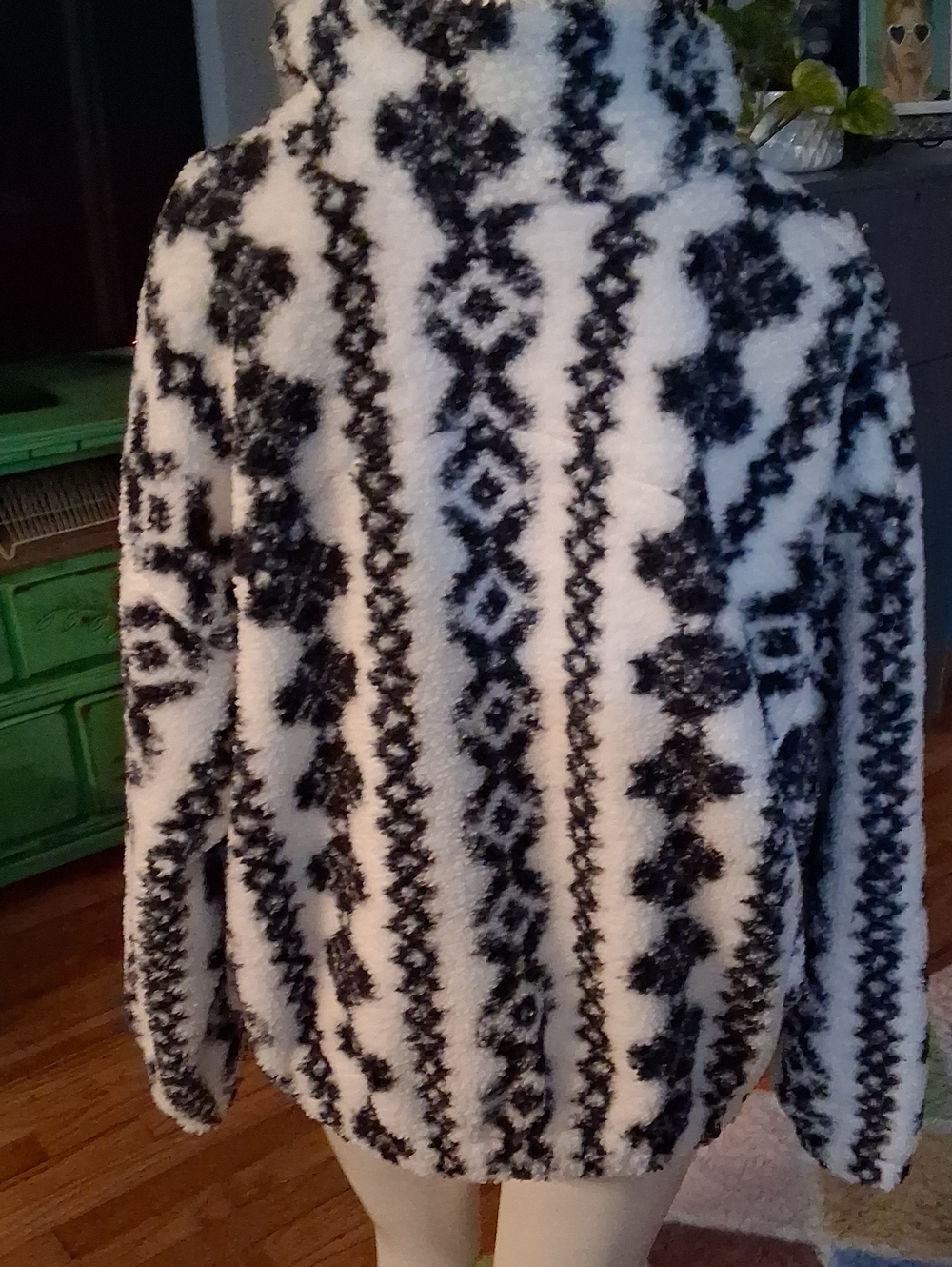 Allbin Motion Black & White Patterned Fleece Quarter-Zip Sweater - Picture 4 of 11